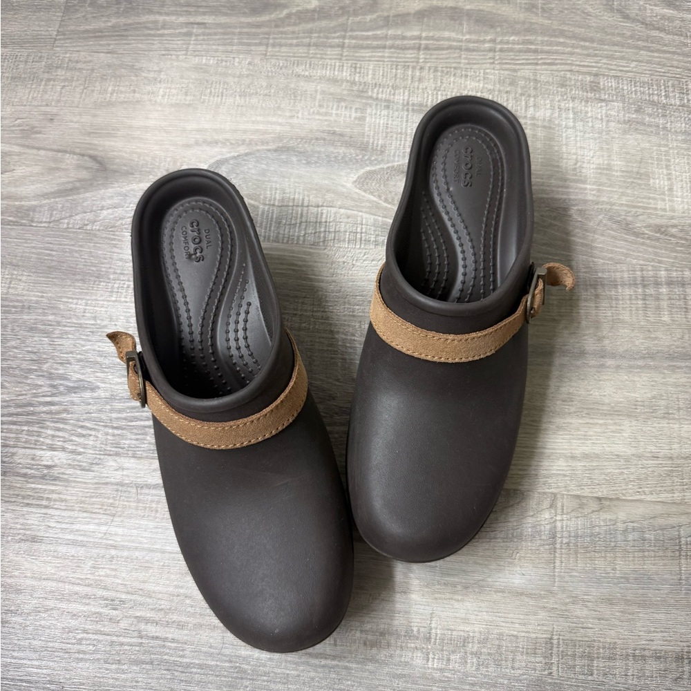 CROCS Sarah Dark Brown Comfort Clogs with Tan Adjustable Strap